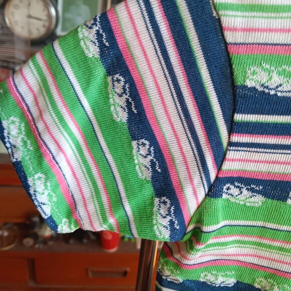 Girls 4 Vintage 70s Striped T-shirt Top Pink Tie Green/Blue/Pink Sneaker Print - Picture 6 of 6
